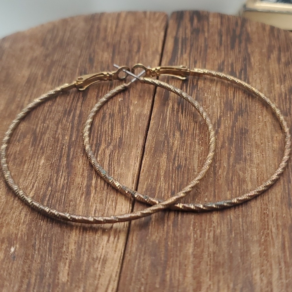 Celtic twist‎ hoop earrings E626